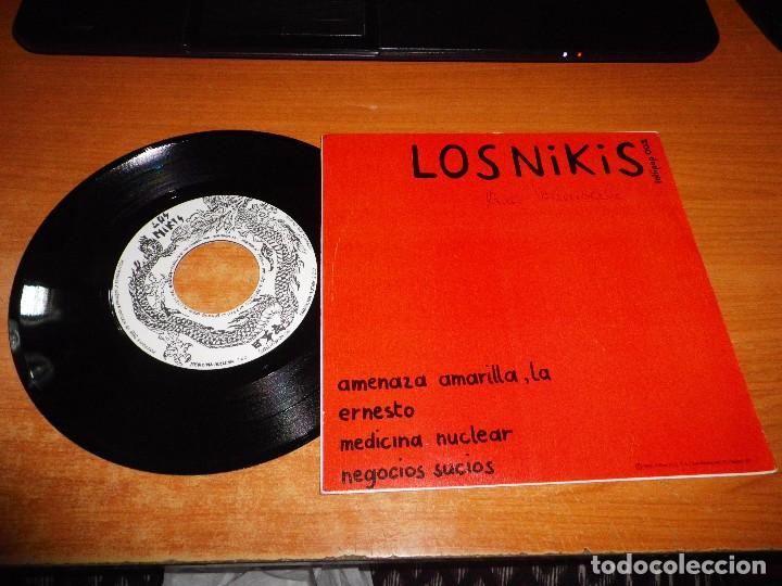 Discos de vinilo: LOS NIKIS La amenaza amarilla EP VINILO DEL AÑO 1982 CONTIENE 4 TEMAS MUY RARO MOVIDA - Foto 2 - 112272166