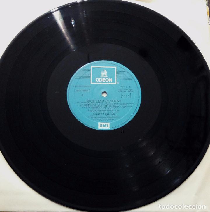 Discos de vinilo: LP GILBERT B&Eacute;CAUD - ON ATTEND ON ATTEND - EMI 1984. - Foto 4