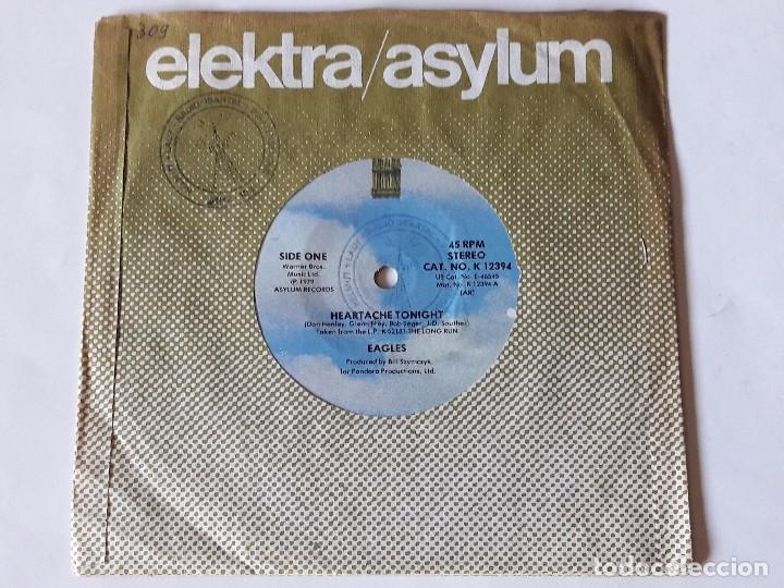 Discos de vinilo: Eagles - Heartache Tonight - 1979 - Single - Foto 1