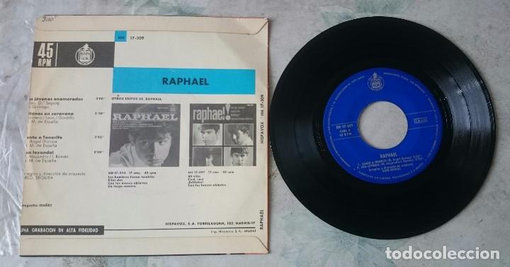Discos de vinilo: Raphael: Los j&oacute;venes enamorados + 3 (Hispavox 1965) - Foto 2