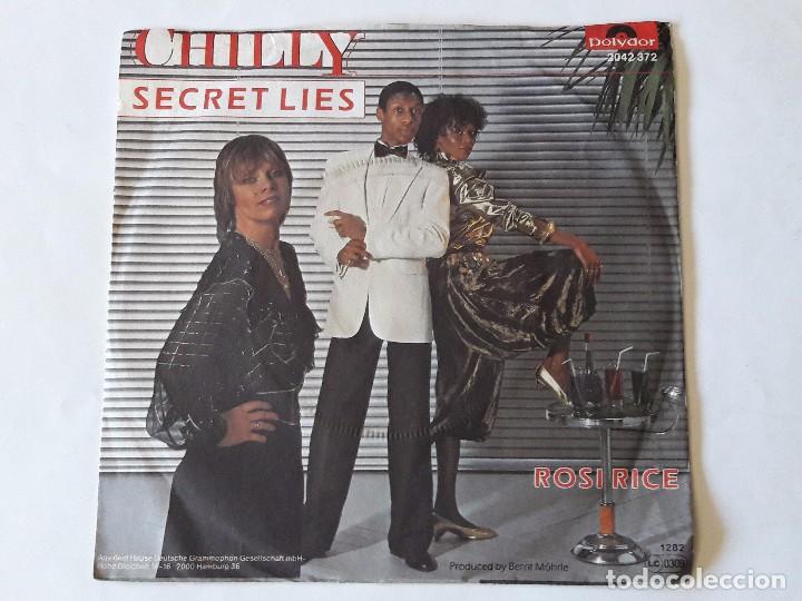 Discos de vinilo: Chilly - Secret Lies - 1982 - Single - Foto 2