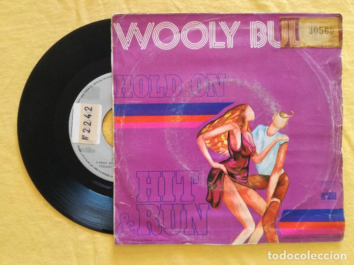 Discos de vinilo: WOOLY BULLY, HOLD ON (ARIOLA) SINGLE ESPA&Ntilde;A PEDIDO MINIMO 7&euro; - Foto 2