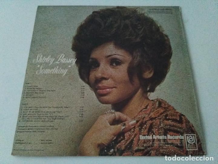 Discos de vinilo: Shirley Bassey - Something (LP) (edici&oacute;n inglesa) - Foto 2