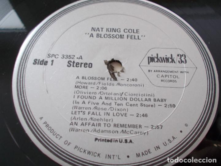 Discos de vinilo: NAT KING COLE. A BLOSSOM FELL - Foto 3