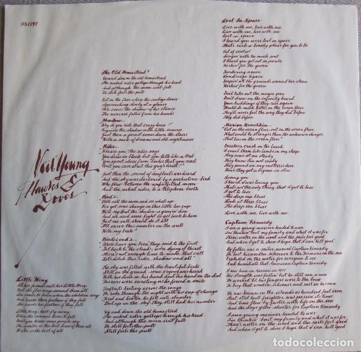 Discos de vinilo: NEIL YOUNG: HAWKS & DOVES - Foto 3