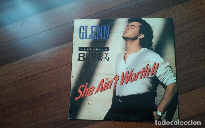 Discos de vinilo: glenn medeiros featuring bobby brown-she aint worth it.maxi - Foto 1