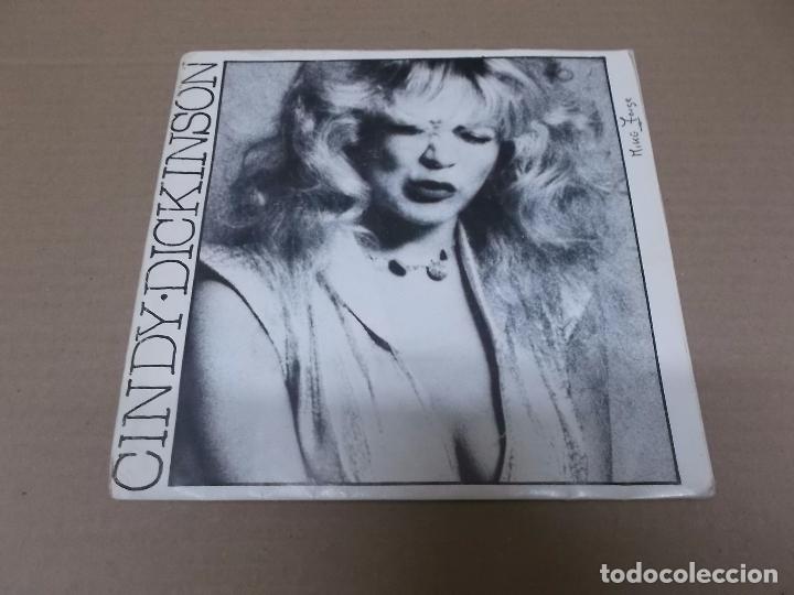 Discos de vinilo: CINDY DICKINSON (SN) LOVE STEALER A&Ntilde;O 1982 - EDICION U.K. - PORTADA ABIERTA - DEDICADO Y FIRMA