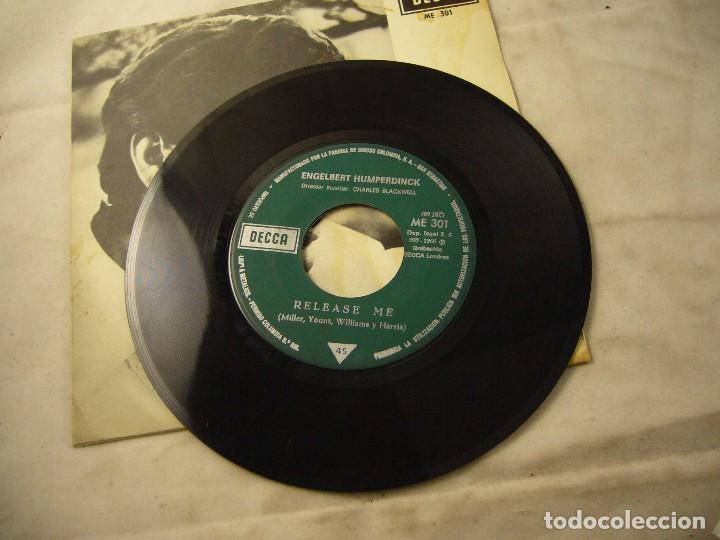 Discos de vinilo: ENGELBERT HUMPERDINCK - TEN GUITARS / RELEASE ME - SINGLE SPAIN 1966 - Foto 3