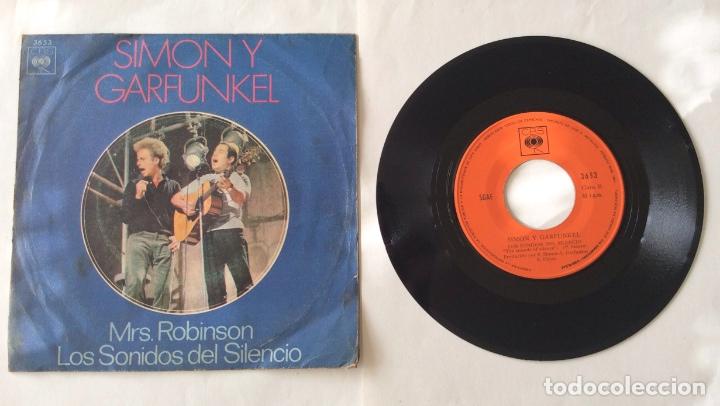 Discos de vinilo: Simon & Garfunkel. Mrs. Robinson y Los sonidos del silencio. CBS - Foto 1