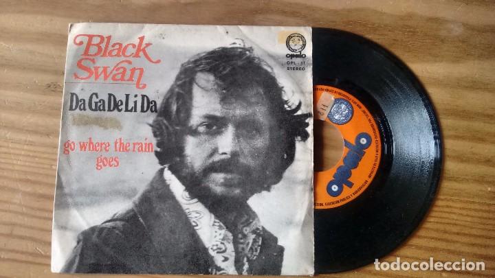 Discos de vinilo: SINGLE (VINILO) DE BLACK SWAN A&Ntilde;OS  70 - Foto 1