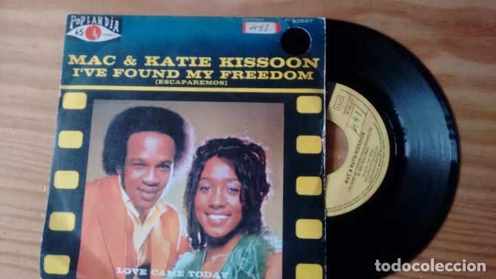 Discos de vinilo: SINGLE (VINILO) DE MAC & KATIE KISSOON A&Ntilde;OS 70 - Foto 1