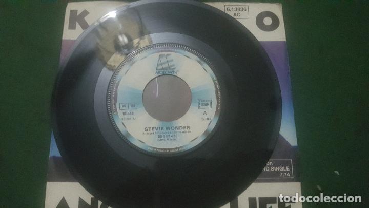 Discos de vinilo: STEVIE WONDER Do I do- rocket love - Foto 1