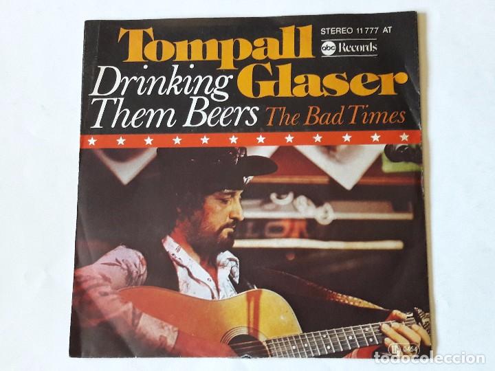 Discos de vinilo: Tompall Glaser - Drinking Them Beers - 1977 - Single - Foto 1