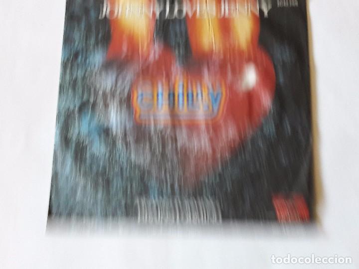 Discos de vinilo: Chilly - Johnny Loves Jenny - 1981 - Single - Foto 1