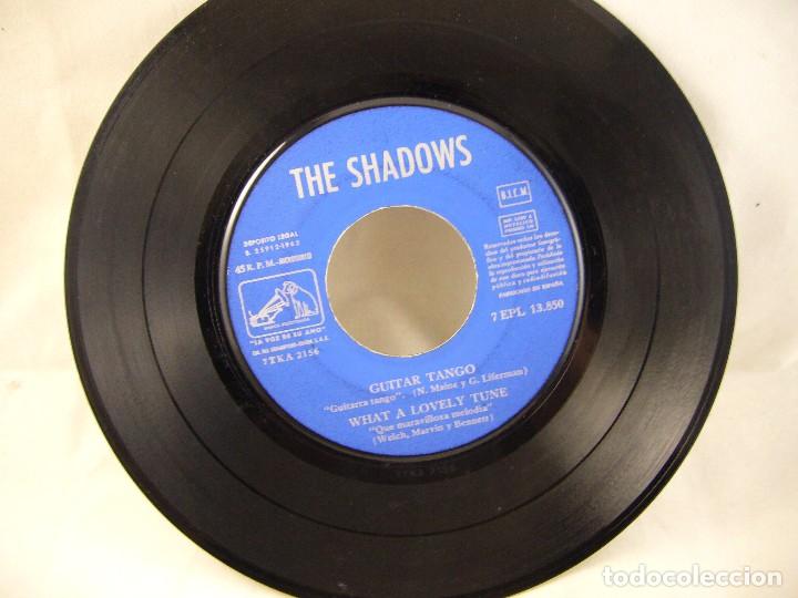 Discos de vinilo: THE SHADOWS - GUITAR TANGO - Foto 2