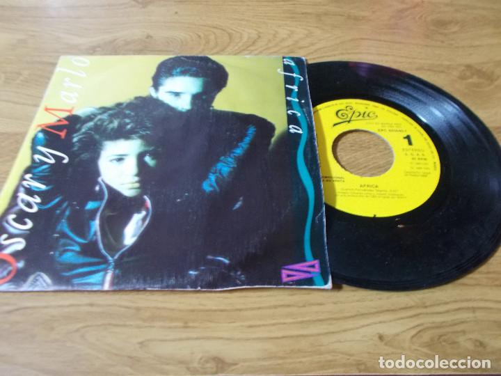 Discos de vinilo: OSCAR Y MARLO. AFRICA. JUNTO A MI - Foto 1