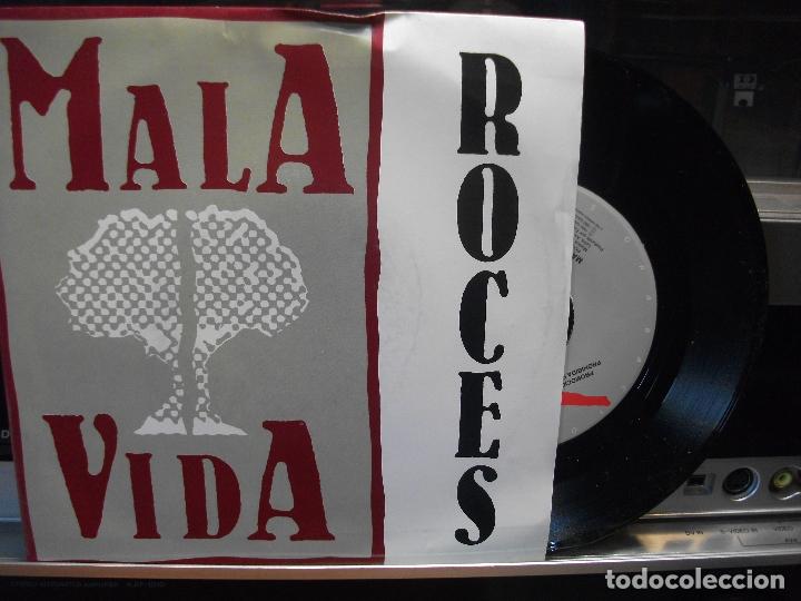 Discos de vinilo: MALA VIDA / ROCES (SINGLE PROMO 1993) - Foto 1