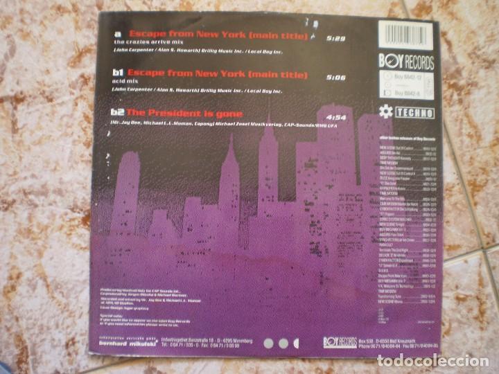 Discos de vinilo: D.U.K.E. ESCAPE FROM NEW YORK. JOHN CARPENTER. - Foto 2