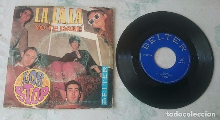 Discos de vinilo: Los Stop: La, la, la / Yo te dar&eacute; (Belter 1968) - Foto 2
