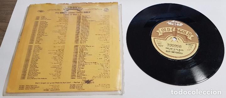 Discos de vinilo: VINILO SINGLE 7 45 RPM , OLD GOLD , GUY MITCHELL - Foto 2