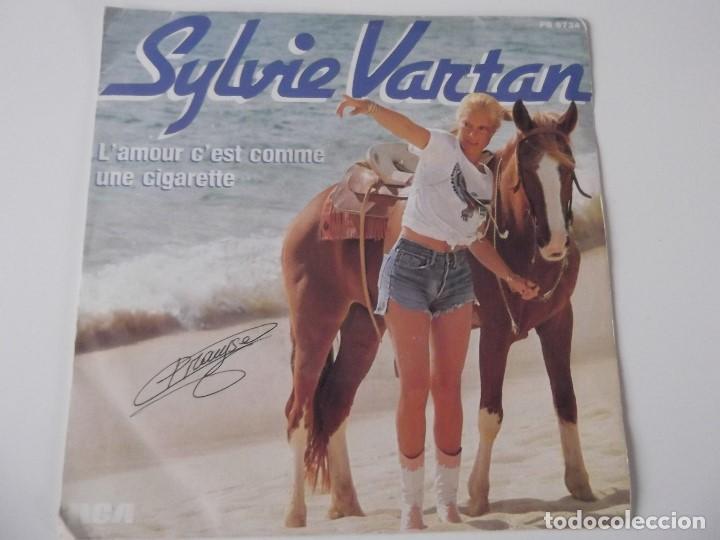 Discos de vinilo: SYLVIE VARTAN - Lamour cest comme une cigarette - Foto 1