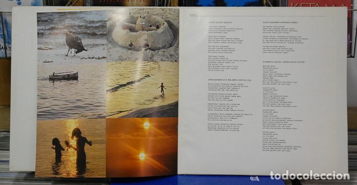 Discos de vinilo: Lluis Llach. El meu amic el mar. Ariola, ref. 25.630-I. LP - Foto 10