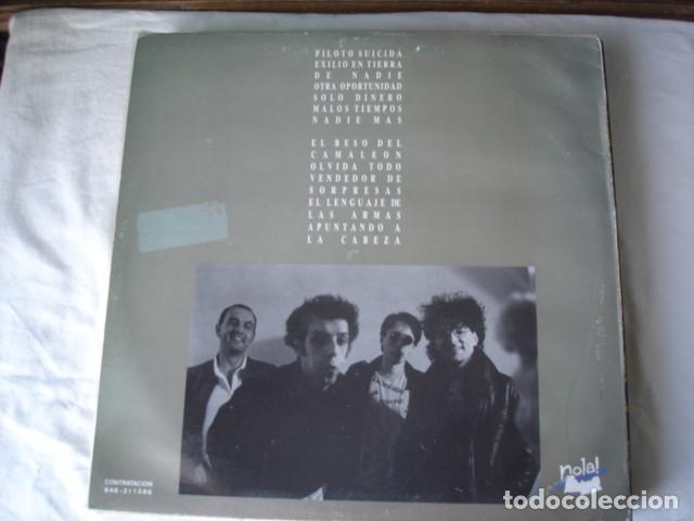 Discos de vinilo: Malos Tratos   El Beso Del Camaleon - Foto 2