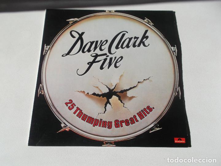 Discos de vinilo: DAVE CLARK FIVE 25 THUMPING GREAT HITS POLIDOR 1978 - Foto 1