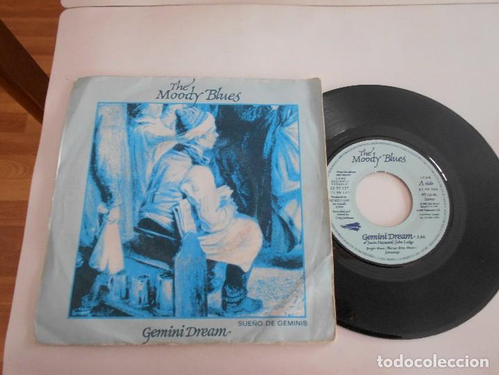 Discos de vinilo: THE MOODY BLUES-SINGLE GEMINI DREAM - Foto 1