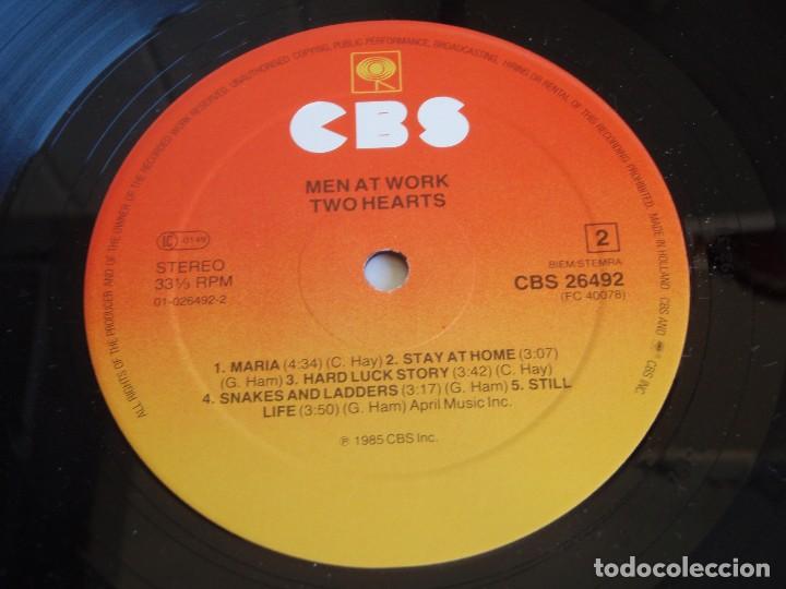 Discos de vinilo: Men At Work &ndash; Two Hearts HOLANDA 1985 CBS - Foto 6