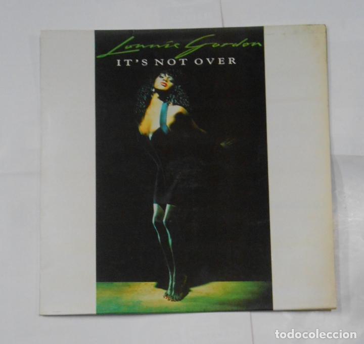 Discos de vinilo: LONNIE GORDON. - ITS NOT OVER. - MAXI-SINGLE. TDKDA25 - Foto 1