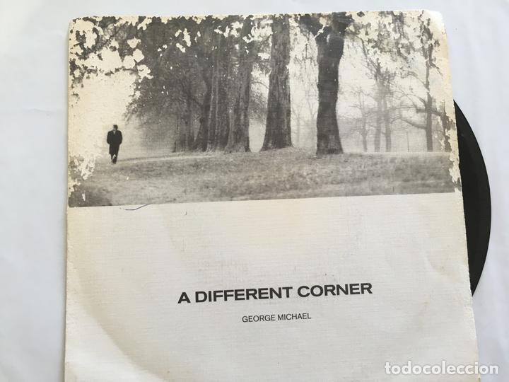 Discos de vinilo: 7 SINGLE-GEORGE MICHAEL-A DIFFERENT CORNER - Foto 1