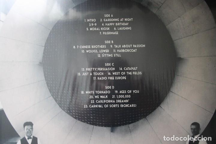 Discos de vinilo: R.E.M. DREAMING IN PARADISE. DOBLE LP GATEFOLD, NUEVO. - Foto 2