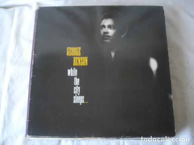 Discos de vinilo: George Benson    While The City Sleeps... - Foto 1