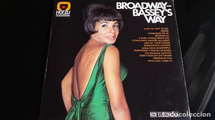 Discos de vinilo: LP SHIRLEY BASSEY: WAY - Foto 1