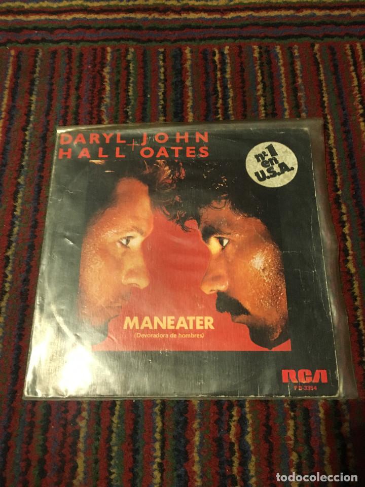 Discos de vinilo: DARYL HALL & JOHN OATES - MANEATER / DELAYED REACTION - SINGLE - Foto 1