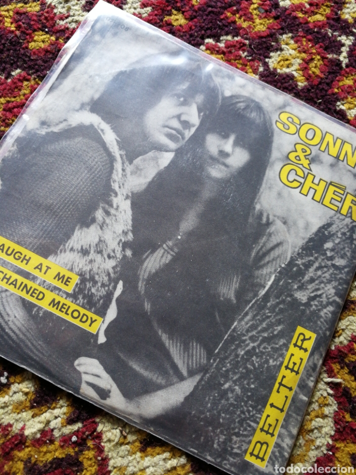 Discos de vinilo: SINGLE SONNY & CHER- LAUGH AT ME, 1965. - Foto 2