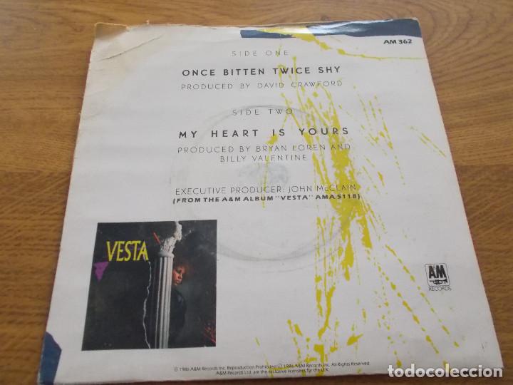 Discos de vinilo: VESTA. ONCE BITTEN TWICE SHY - Foto 2