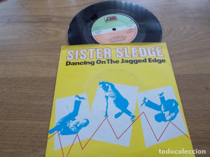 Discos de vinilo: SISTER SLEDGE. DANCING ON THE JAGGED EDGE. - Foto 1