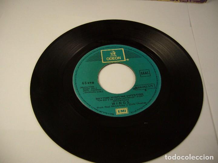 Discos de vinilo: WINGS -ADI&Oacute;S A LA NOCHE- SINGLE 1979 - Foto 2