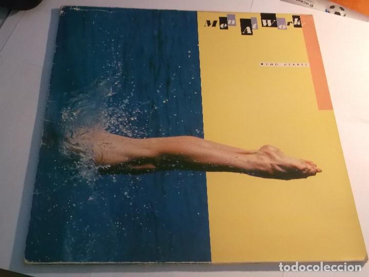 Discos de vinilo: MEN AT WORK-TWO HEARTS-ORIGINAL ESPA&Ntilde;OL 1985