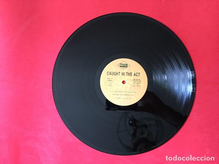 Discos de vinilo: Caught In The Act &ndash; Love Is Everywhere - Foto 1
