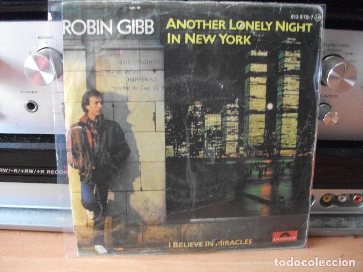 Discos de vinilo: ROBIN GIBB ANOTHER LONELY NIGHT IN N.Y. SINGLE SPAIN 1983 PDELUXE - Foto 2 - 122681623