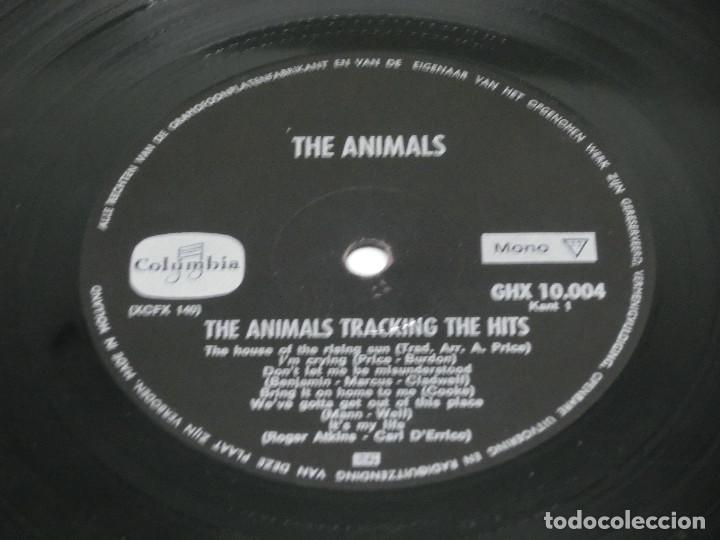 Discos de vinilo: THE ANIMALS - TRACKING THE HITS - LP - Foto 5