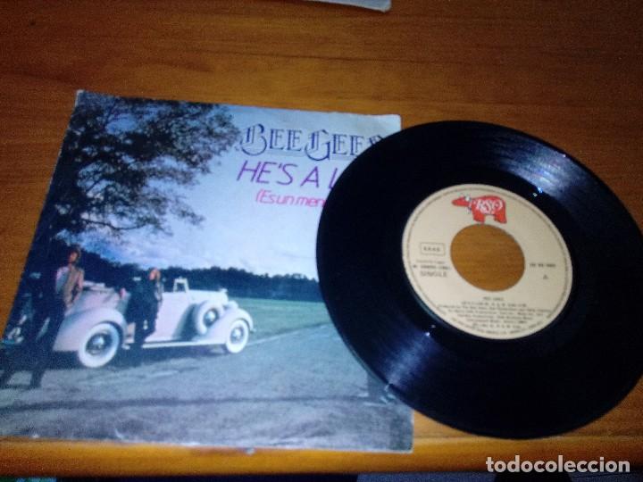 Discos de vinilo: BEE GEES. HE&acute;S A LIAR. MB3 - Foto 1