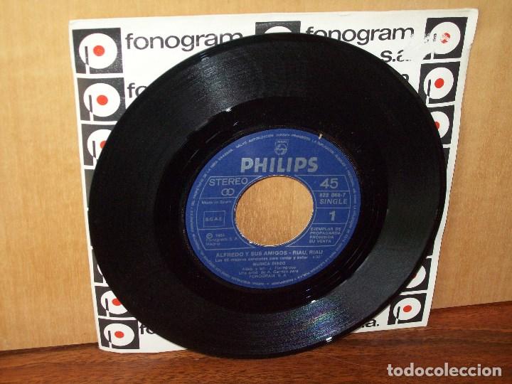 Discos de vinilo: ALFREDO  Y  SUS  AMIGOS  -    SINGLE - Foto 2