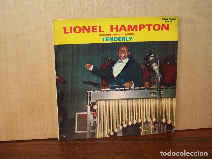 Discos de vinilo: LIONEL  HAMPTON  -  TENDERLY  +   HURRY  UP  -  SINGLE - Foto 1
