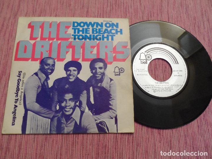 Discos de vinilo: THE DRIFTERS - DOWN ON THE BEACH TONIGHT - Foto 1