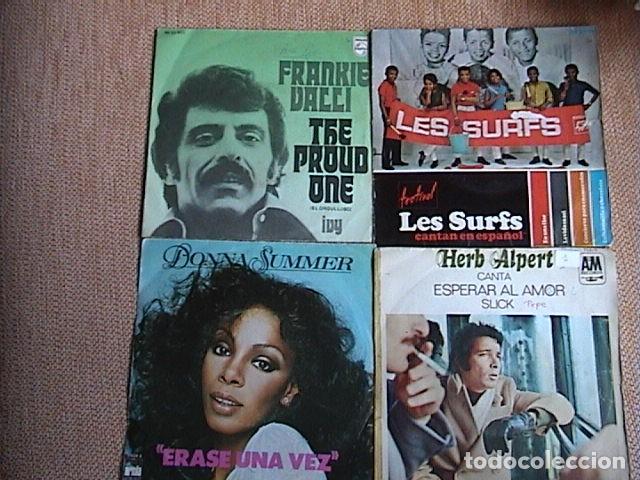 Discos de vinilo: lote 32 singles de interpretes  extranjeros de los 60 a los 70. - Foto 1