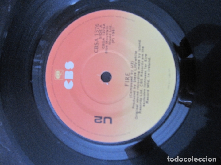 Discos de vinilo: U2 `Fire` 1981 CBS A1376 1st Issue - Foto 2